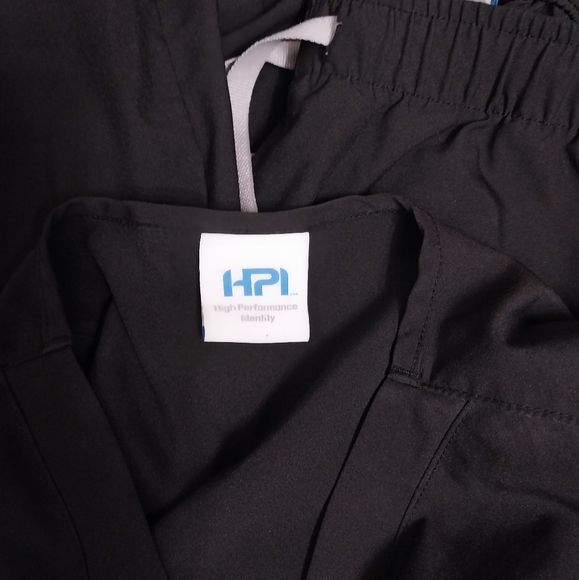 HPI (L) black scrubs 4 for 1 or can sell separately - Picture 2 of 3